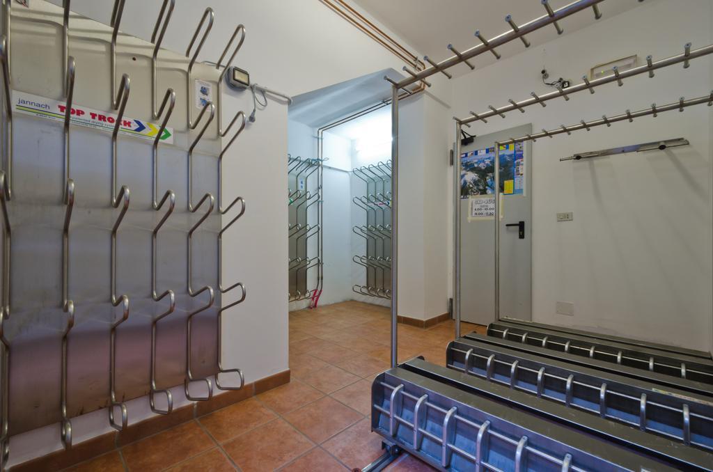 Chalet Pineta Relax Location Canazei Exterior photo
